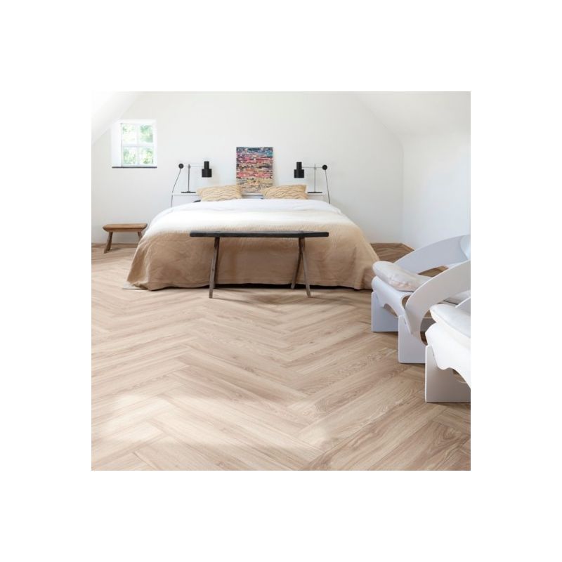 Panele winylowe Moduleo LayRed Herringbone Blackjack Oak 22205 - jasne panele winylowe w sypialni